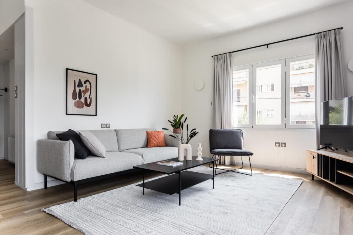 Curated visual reference: Picture Idea: Breezy 2Br Apartment By Marina Flisvos Upstreet